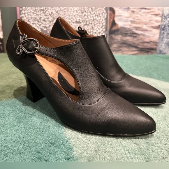 Fluevog LIKE NEW Poser Darla black asymmetrical buckle heel w/ side cutout - 8 - Picture 2 of 16